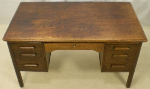 Large Oak Kneehole Writing Desk