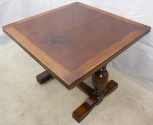 Oak Extending Dining Table to Seat 6