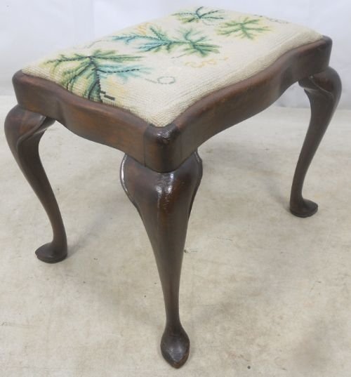 Queen Anne Style Shaped Mahogany Dressing Stool