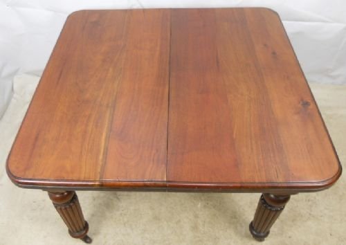 Victorian Mahogany Extending Dining Table to Seat Six