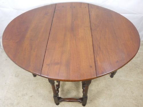 Edwardian Mahogany Oval Gateleg Dining Table