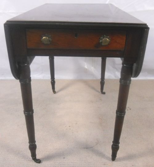 Late Georgian Mahogany Pembroke Table