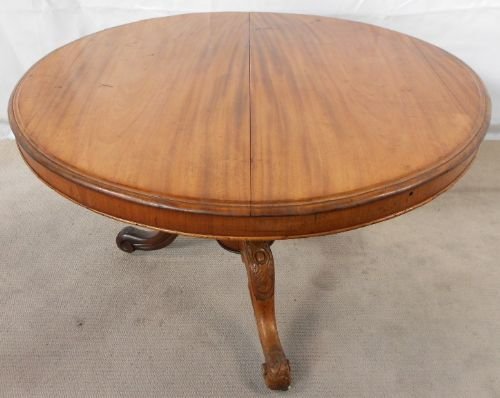 Victorian Mahogany Round Pedestal Dining Table to Seat Six