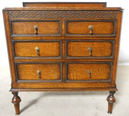 Oak Chest of Drawers