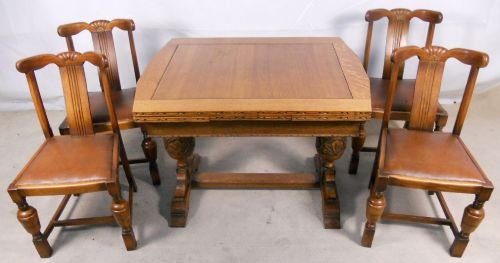 Light Oak Extending Dining Table & Four Chairs