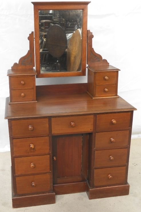 Victorian Mahogany Small Kneehole Dressing Chest