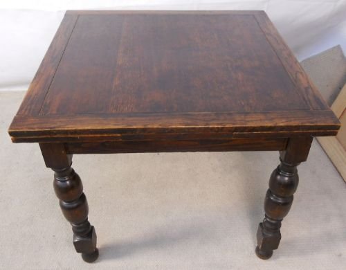 Drawleaf Bulbous Leg Extending Dining Table