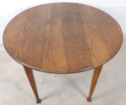 Round Oak Centre Table