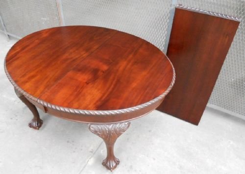Chippendale Style Oval Mahogany Extending Dining Table