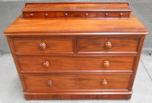 Victorian Mahogany Chest of Drawers