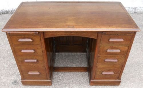 Oak Kneehole Pedestal Writing Desk
