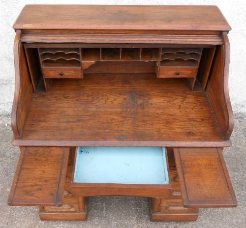 fig 1. Victorian Oak Kneehole Desk Workstation
