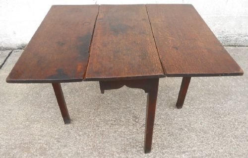 Georgian Mahogany Dropleaf Dining Table to Seat Four