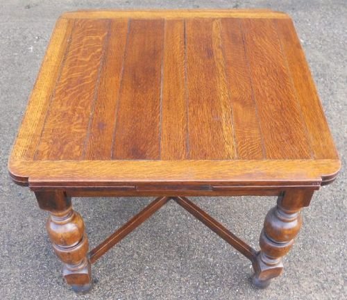 Oak Drawleaf Bulbous Leg Dining Table