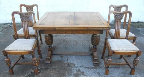 Carved Oak Drawleaf Dining Table & Chairs