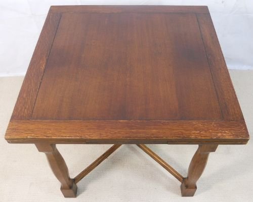 Oak Extending Drawleaf Dining Table to Seat Six