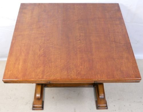 Oak Extending Drawleaf Dining Table