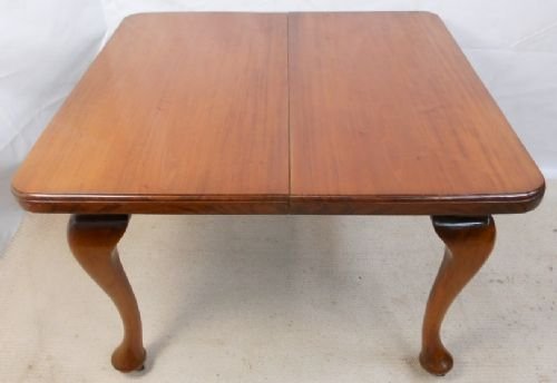 Mahogany Extending Dining Table to Seat Six