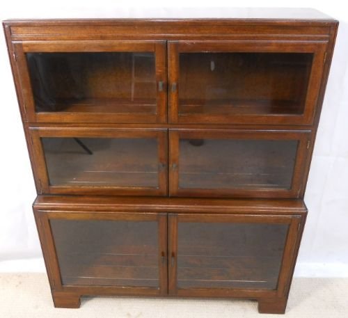 Minty Mahogany Standing Bookcase Cabinet