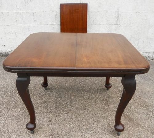 Edwardian Mahogany Extending Dining Table