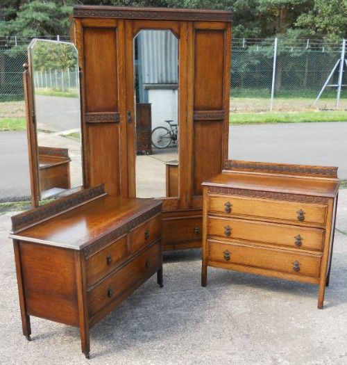 Oak Three Piece Bedroom Suite
