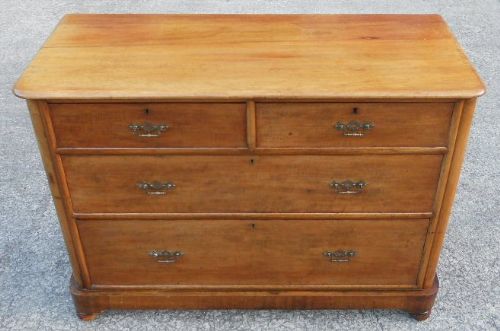 Victorian Pale Mahogany Chest of Drawers