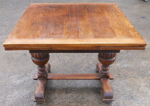 Oak Extending Dining Table to Seat Six