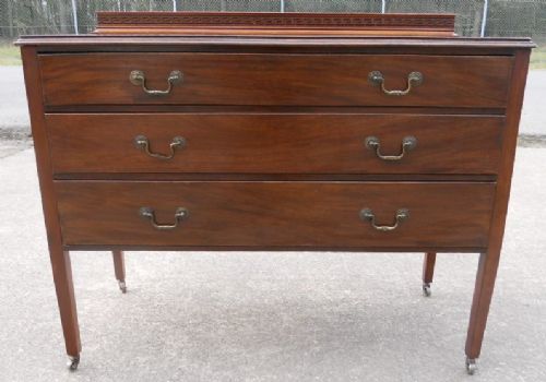 Edwardian Mahogany Chest of Drawers