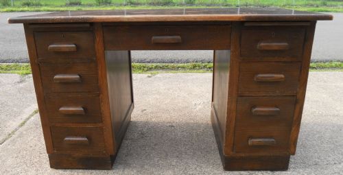 Large Oak Office Kneehole Desk