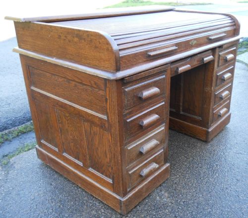 fig 1. Large Oak Kneehole Rolltop Desk