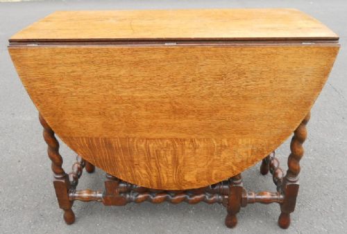 Light Oak Oval Dropleaf Gateleg Dining Table