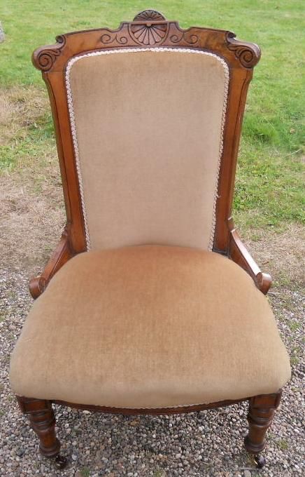 Edwardian Walnut Ladies Nursing Chair