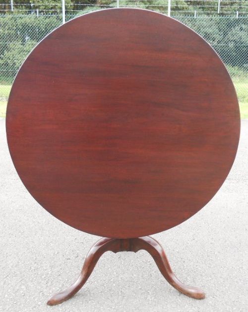 Georgian Mahogany Round Pedestal Tripod Coffee Table