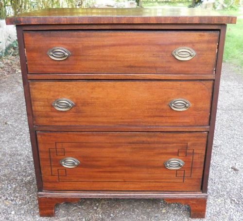 Small Mahogany Chest of Drawers