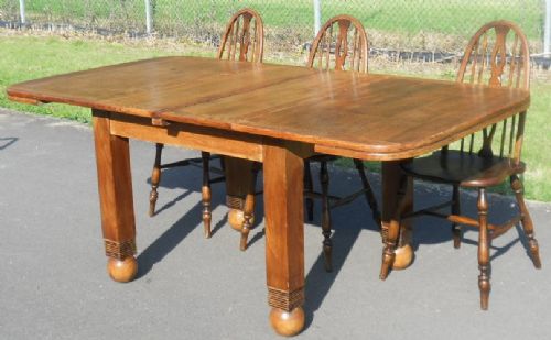 Deco Oak Extending Dining Table