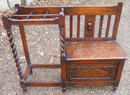 Oak Hall Seat