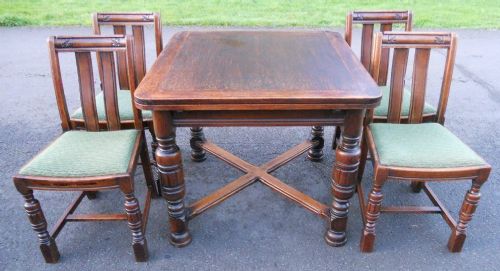 Oak Extending Dining Table & Four Chairs