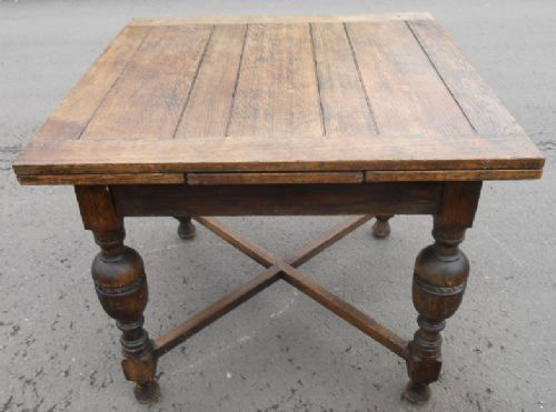 Solid Oak Extending Dining Table