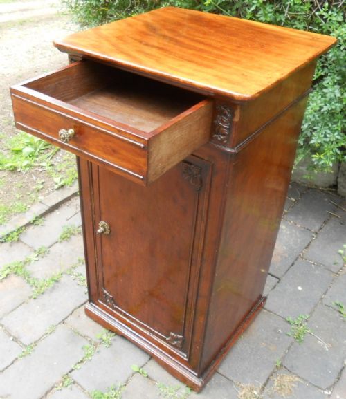 VICTORIAN MAHOGANY BEDSIDE CABINET - ADDITIONAL PHOTO 7