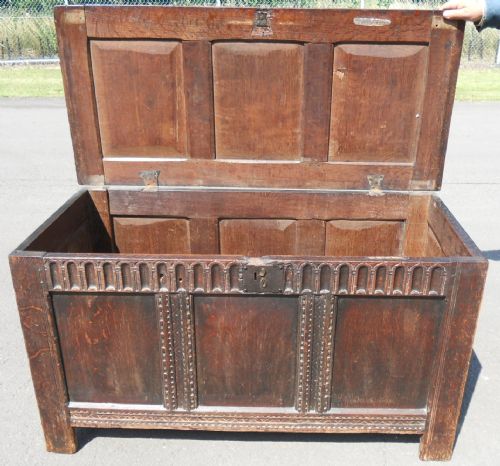 ANTIQUE OAK BLANKET CHEST - ADDITIONAL PHOTO 2