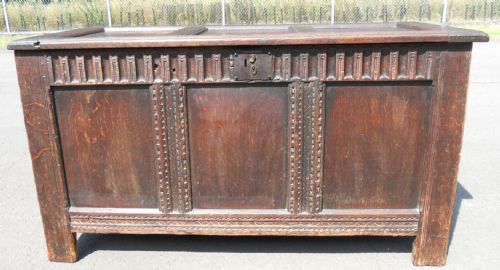 ANTIQUE OAK BLANKET CHEST - ADDITIONAL PHOTO 5