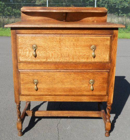 Small Oak Chest of Drawers