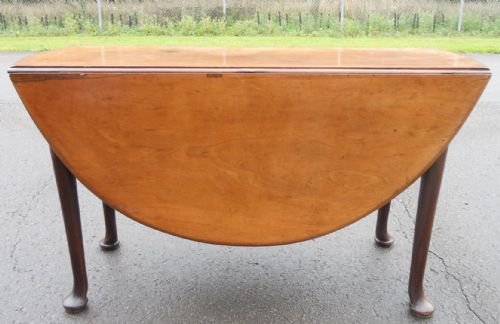 Georgian Mahogany Oval Dropleaf Dining Table