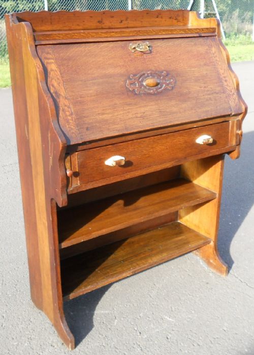 fig 1. Narrow Oak Writing Bureau