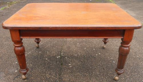Victorian Mahogany Dining Table