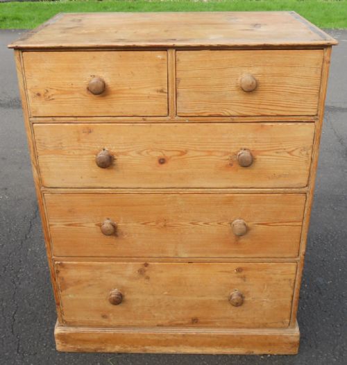 Small Victorian Pine Chest of Drawers