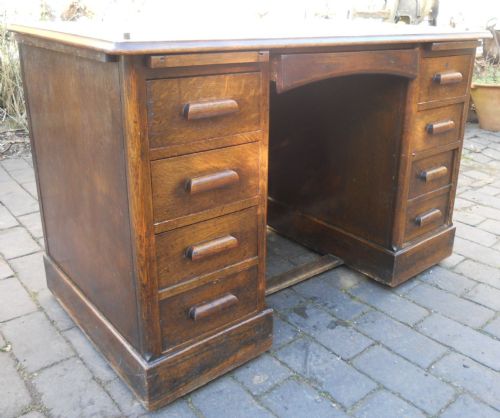 Oak Kneehole Office Writing Desk