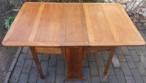 Oak Dropleaf Spacesaver Dining Table to Seat Six