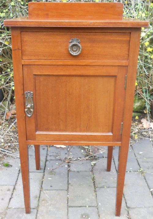 Edwardian Mahogany Bedside Cabinet by Waring & Gillow