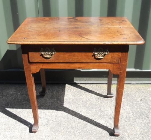 GEORGIAN OAK SIDE TABLE